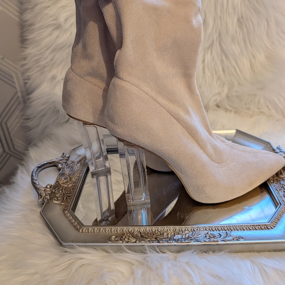 Elegant Cream Women's Boots - Picture 2 of 4